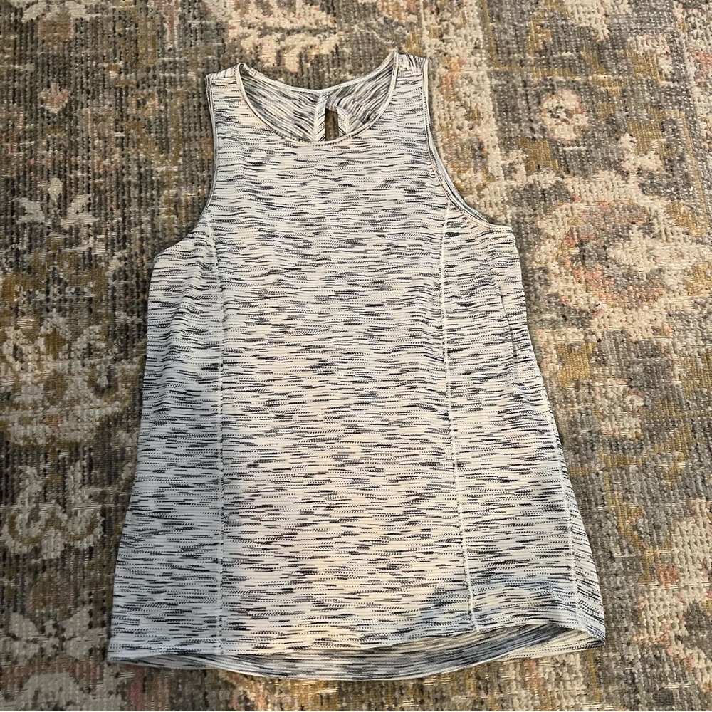 Lululemon Tank sz 6